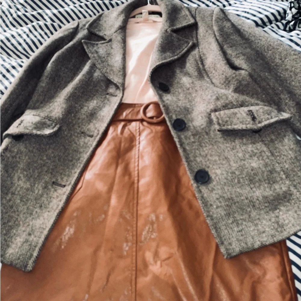 Versona faux leather belted miniskirt - Picture 9 of 10
